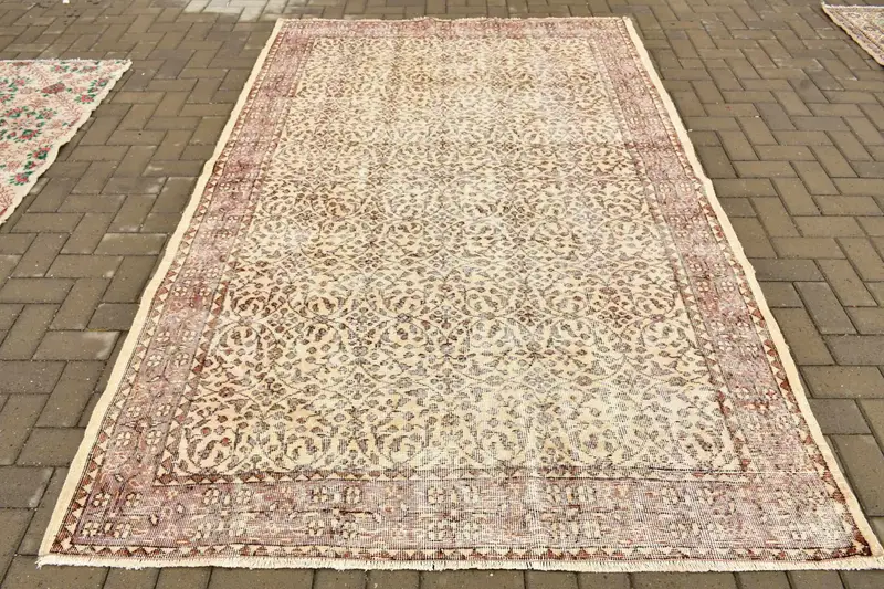 Vintage Halı, Büyük 5.5x8.7 ft Türk Halısı, Kahverengi Bej Puantiyeli Yün Halı - 1