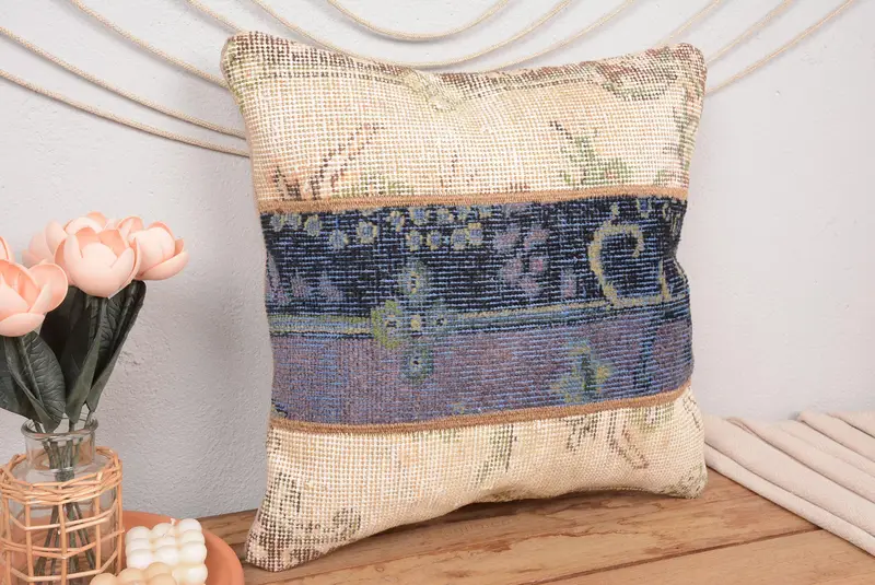 İşlemeli Mavi & Bej Patchwork Kırlent, El Yapımı Vintage Yastık