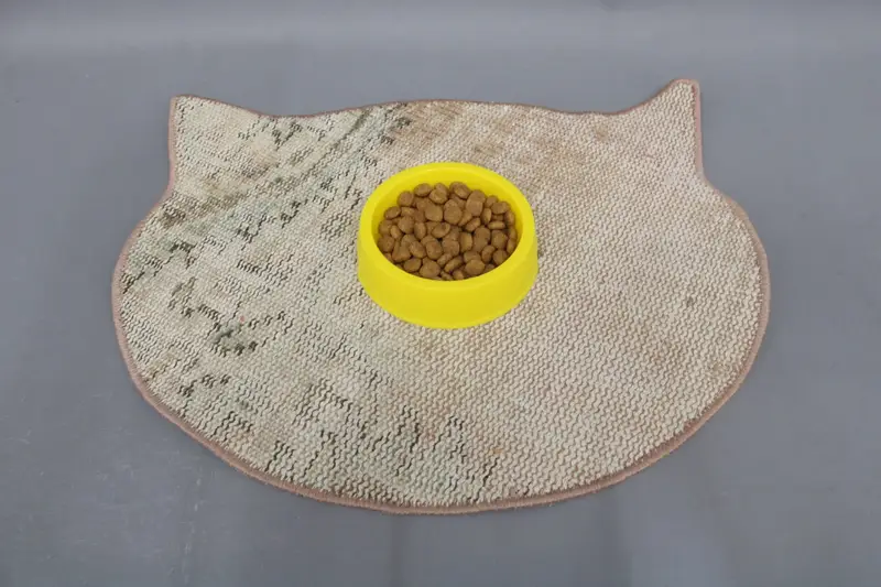 Medium White & Brown Cotton Pet Mat with Foam Filling, Pet Pads