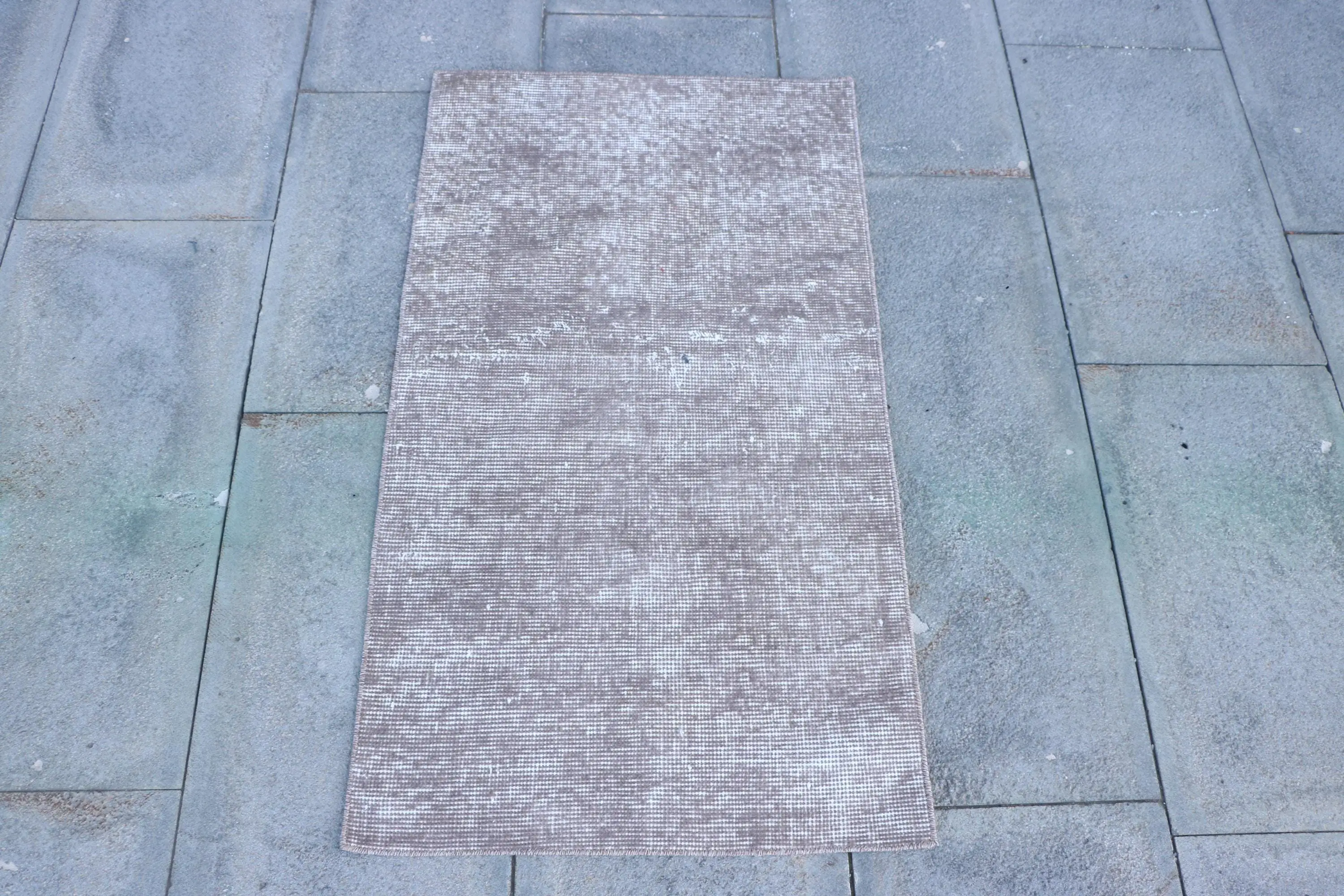 1,7x3,1 ft kleiner türkischer Teppich, Vintage Teppich, grau weißer Ikat-Wollteppich - 1