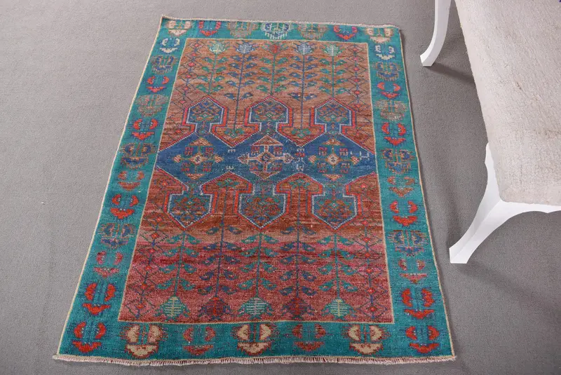 Grüner, orangefarbener Patchwork-Teppich, 0,3 x 4,3 Fuß, einzigartiges Design