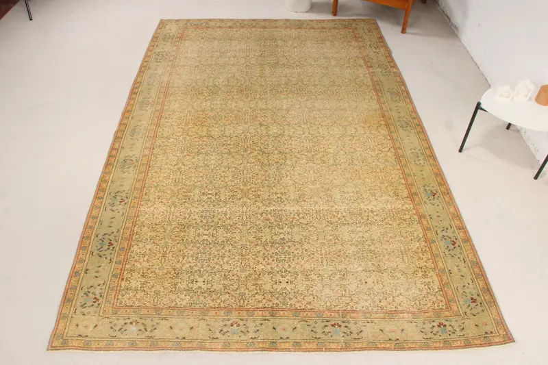 El Yapımı Sarı Hayvan Baskılı Halı, 5,2x9,6 ft