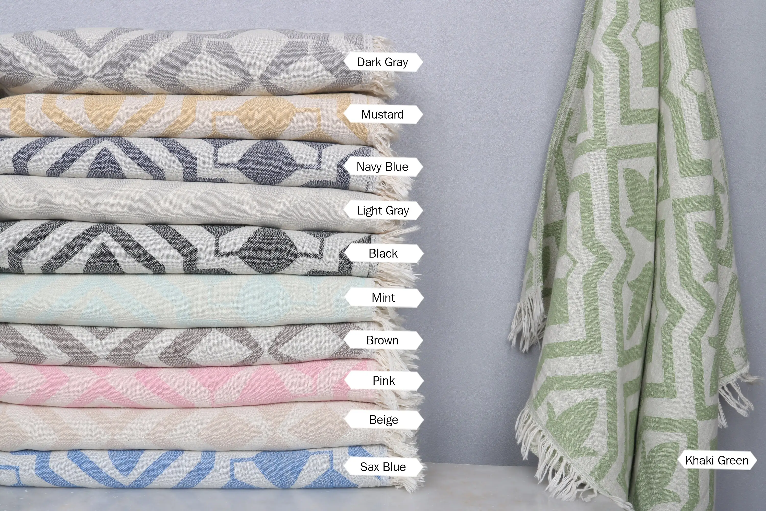 Turkish Cotton 24x40 Towel: Personalized, Quick-Drying, Beach & Bath - 1