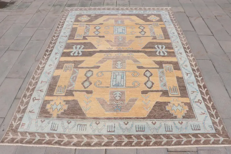 Bej ve Kahverengi Hayvan Baskılı Halı, 7,8x10,7 ft