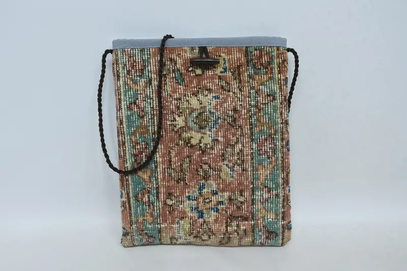 ヴィンテージモチーフのウールショルダーバッグ、ゴシックキリムバッグ