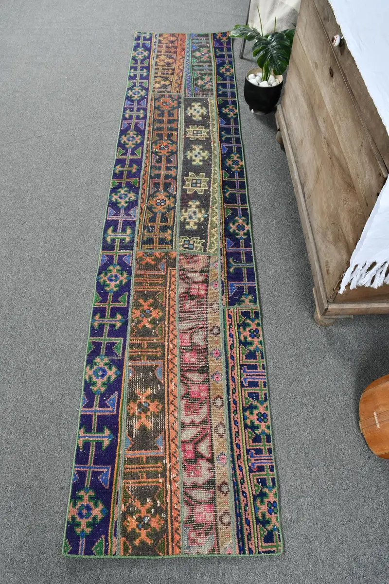 パープル イカット ラグ、1.9x8.7 フィート、オレンジのアクセント付き