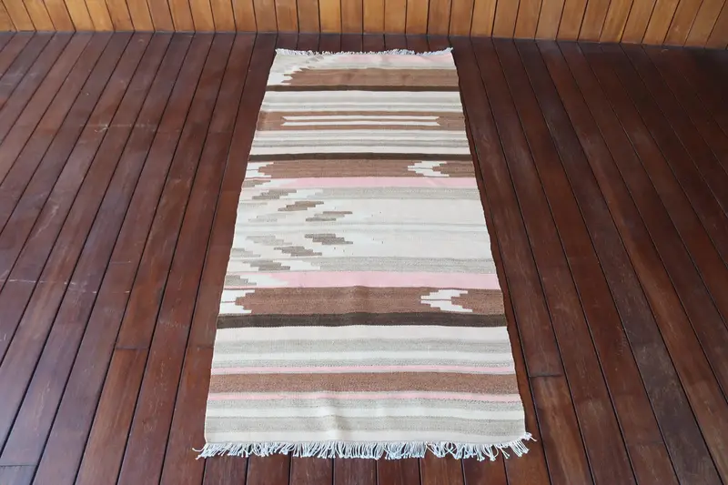 Vintage Halı, 2.3x5.4 ft Küçük Halı, Kahverengi Pembe Kilim Yün Halı - 1
