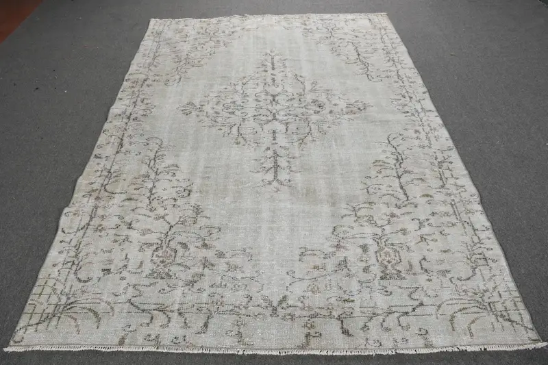 Turkish Vintage Large Rug 5.5x7.9 ft, Oushak White Wool Rug - 1