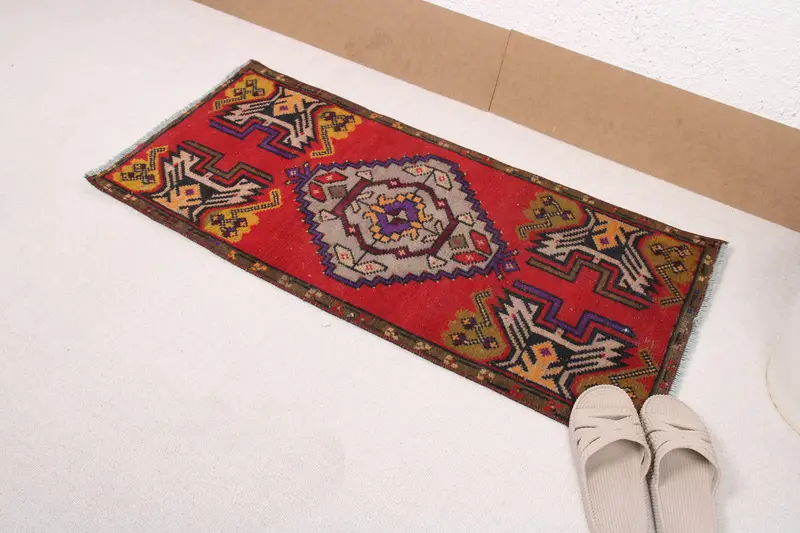 Vintage 1.6x3.4 ft Küçük Halı, Türk Halısı, Oushak Kırmızı Çiçekli Halı - 1