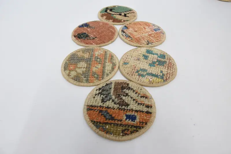 Zarif Bej ve Turuncu Kilim Bardak Altlığı Takımı, Dayanıklı Masa Bardak Altlıkları