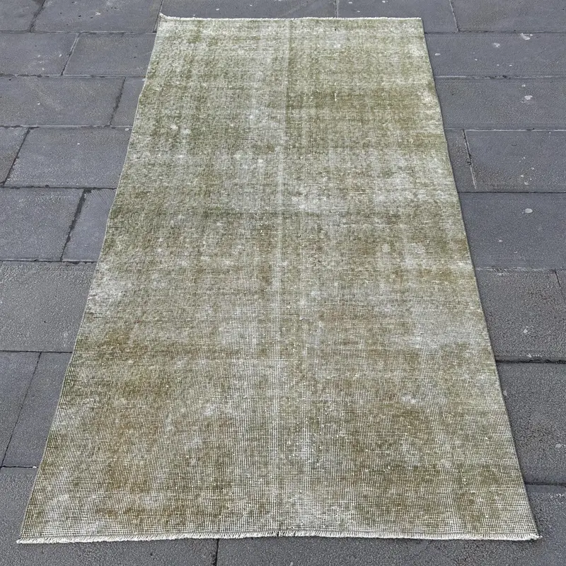 Green, Beige Animal Print Rug, 3.5x6.7 ft