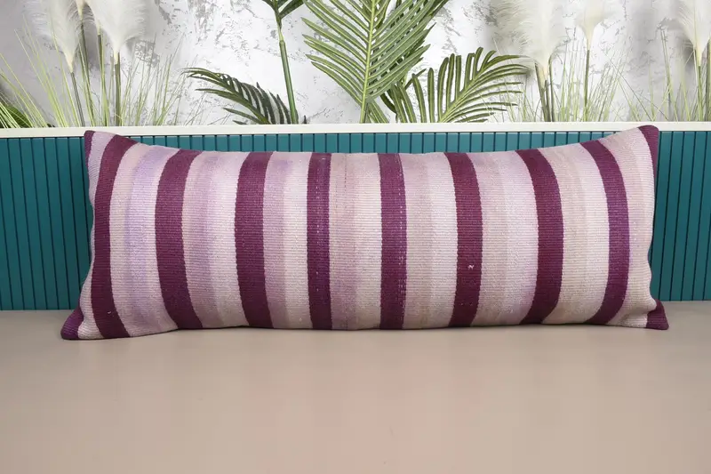 Lila & Beige gestreiftes Wurfkissen, besticktes Leinenkissen