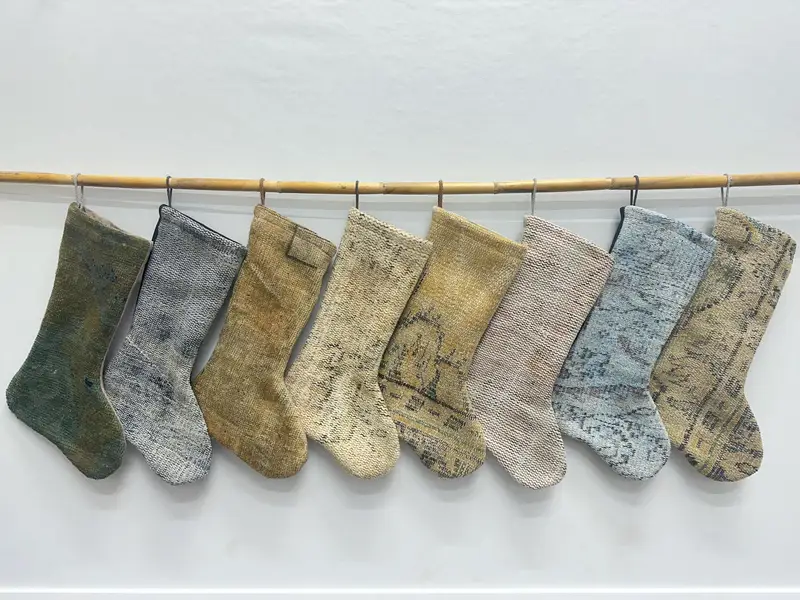 Kahverengi Süslü Bej Noel Çorabı, Şenlikli Tatil Dekoru