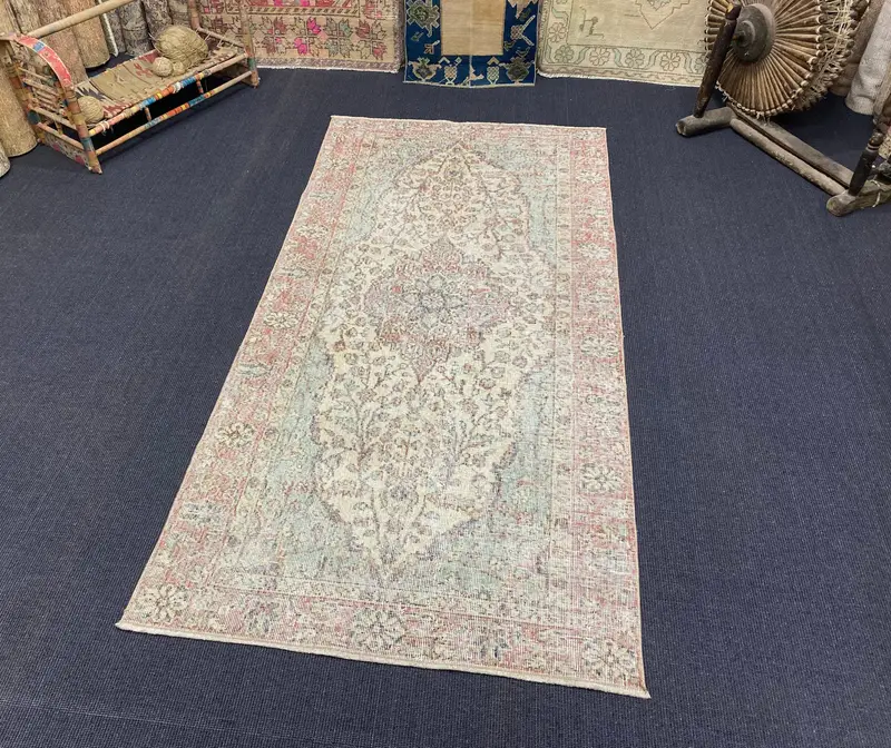 Pembe ve Yeşil Çiçekli Halı, 3,4x6,7 ft Şık Dekor