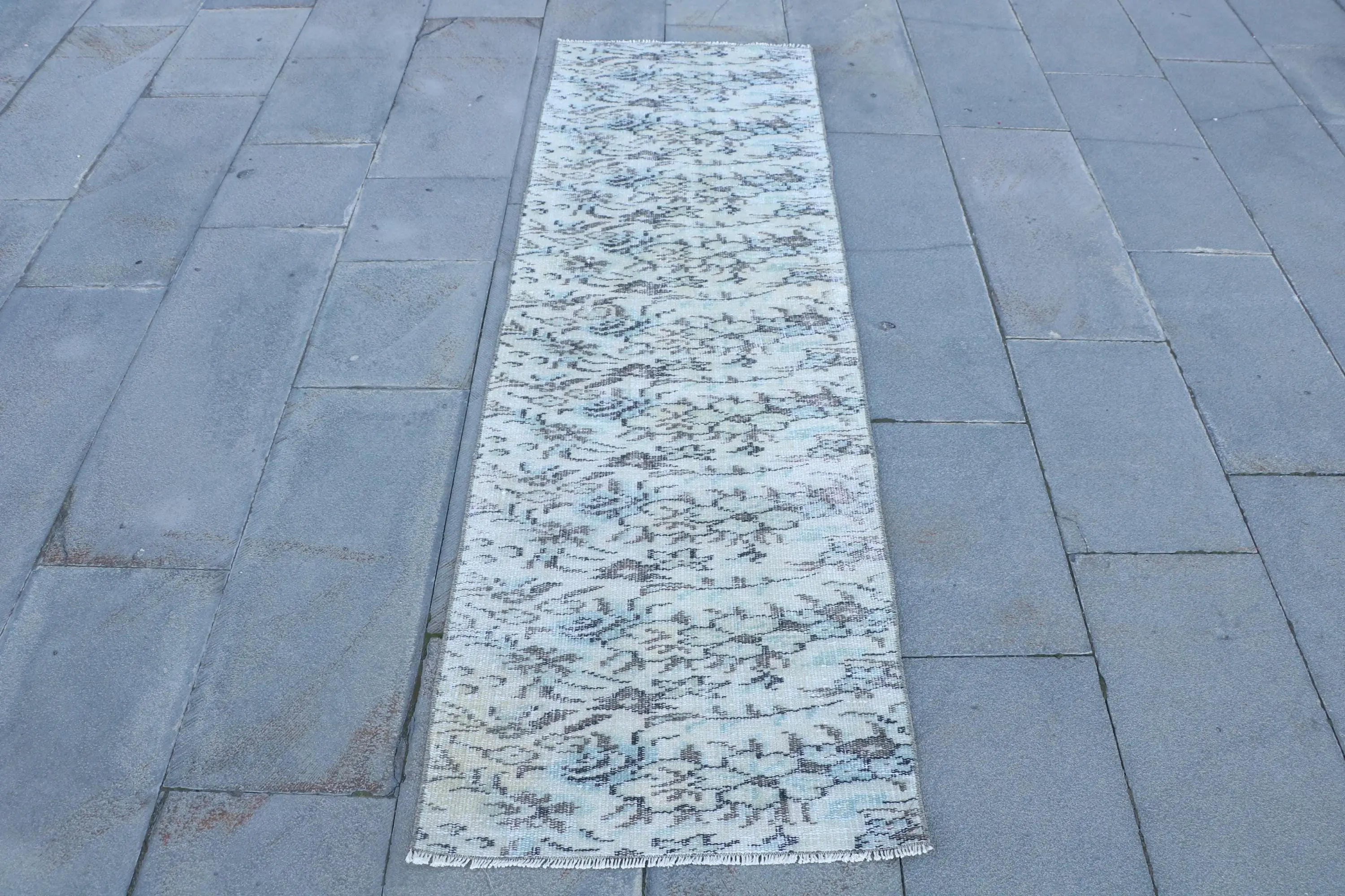 Vintage Turkish Runner Rug 2x6.5 ft, White Wool Rug - 1