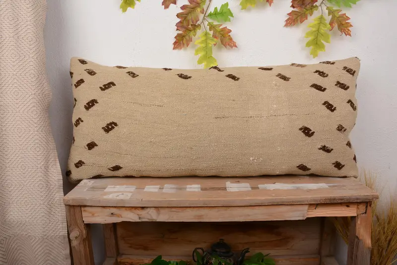 Beige & braunes Patchwork-Wurfkissen, handgefertigtes besticktes Kissen