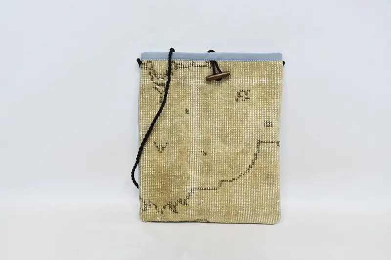 ミニマリストクロスボディキリムバッグ、調節可能なストラップ付き、ウールヴィンテージモチーフバッグ