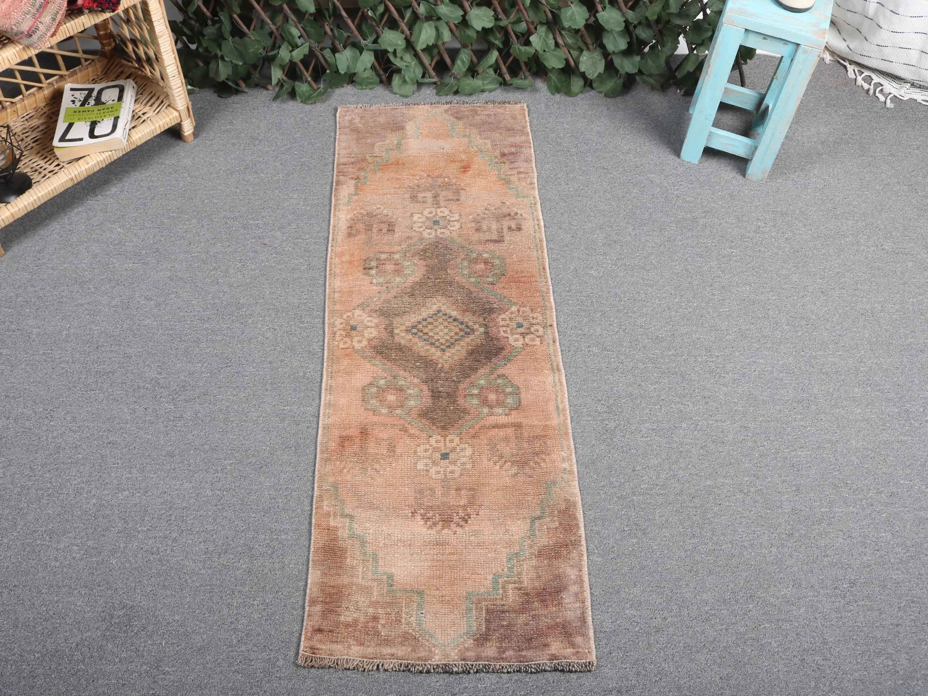 Vintage kleiner Teppich 1,4x4 ft, brauner türkischer Ikat-Wollteppich - 1