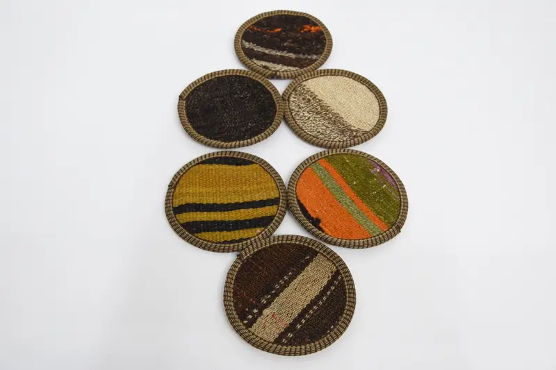 茶色の織コースター、耐久性がありスタイリッシュなテーブルプロテクター