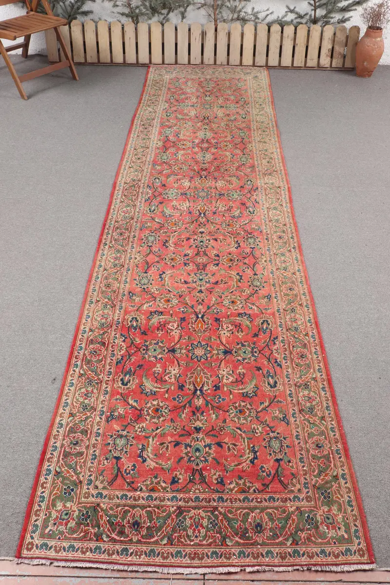 Handgefertigter rosa und blauer Teppich, 3,4 x 12,6 Fuß, Blumen und Paisley