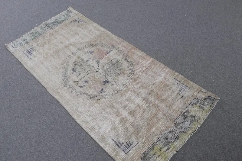 2,5x5,3 ft Southwestern Beige-Green Rug, Elegant Southwestern Decor