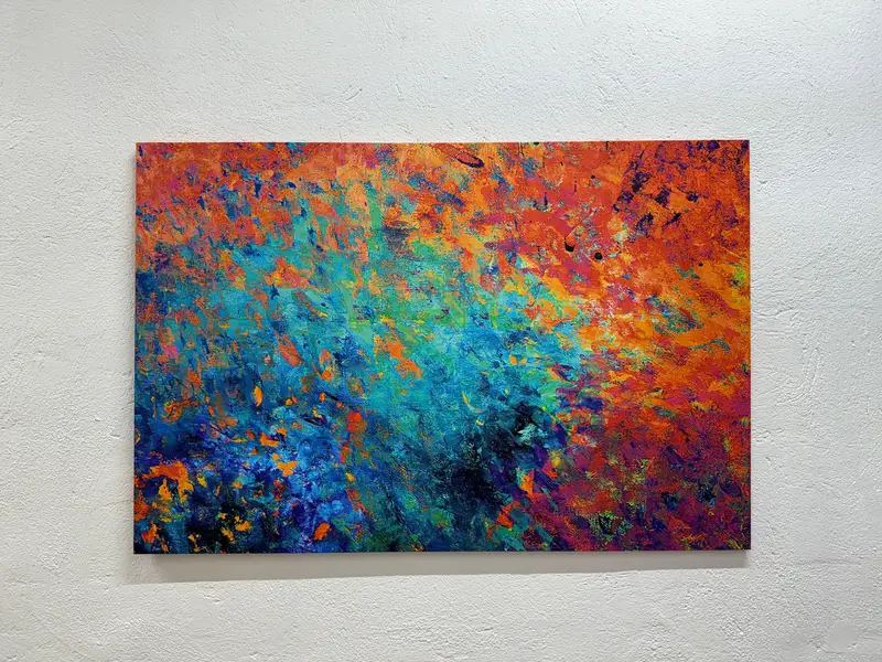 モダンなカラフルなキャンバス: 鮮やかなレッド、オレンジ、ブルーのプリントアート