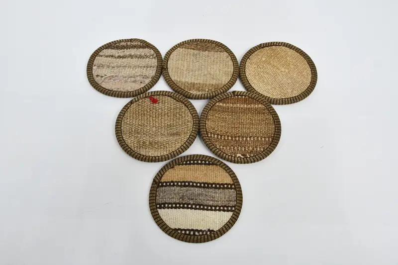 Posavasos marrones y beige, posavasos de alfombra duraderos y elegantes