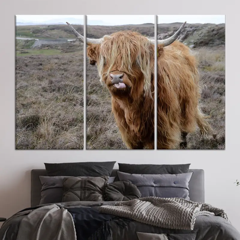 雄大なハイランド牛のキャンバス: 解き放たれた自然の野生の美しさ