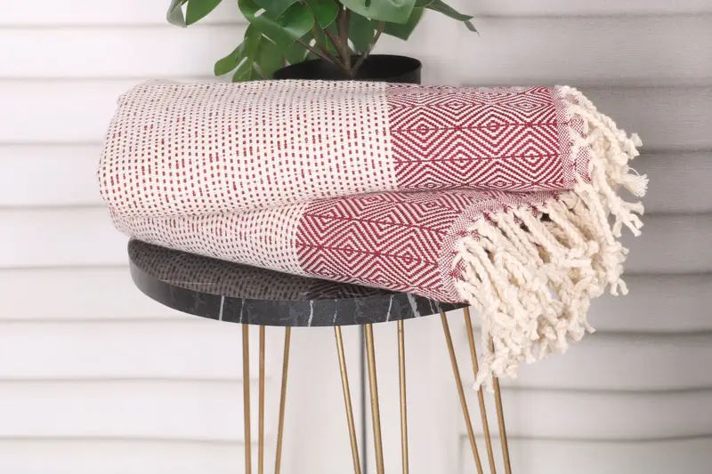 Family Gift Basket, Handwoven Turkish Towel, 70x40 Cotton Diamond Towel, Birthday Gift, Personalized Wedding Gift, Bath towel, Sand-resistant towel - 3