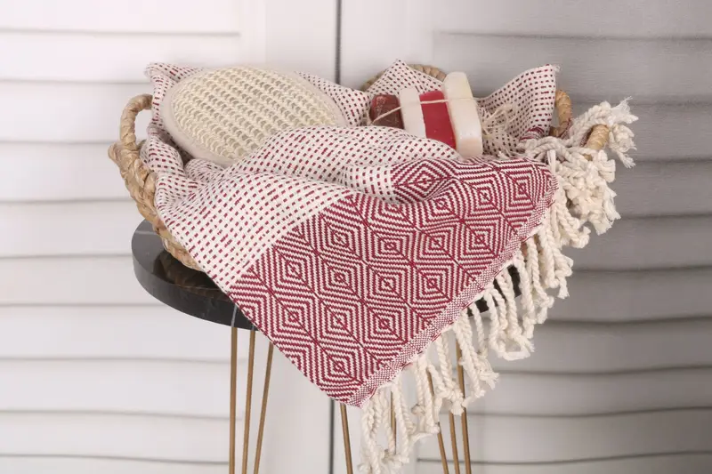 Family Gift Basket, Handwoven Turkish Towel, 70x40 Cotton Diamond Towel, Birthday Gift, Personalized Wedding Gift, Bath towel, Sand-resistant towel - 2