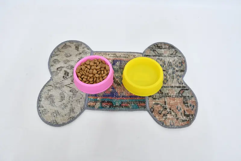 Köpük Dolgulu Orta Beyaz ve Bronz Pamuklu Evcil Hayvan Matı, Evcil Hayvan Pedleri