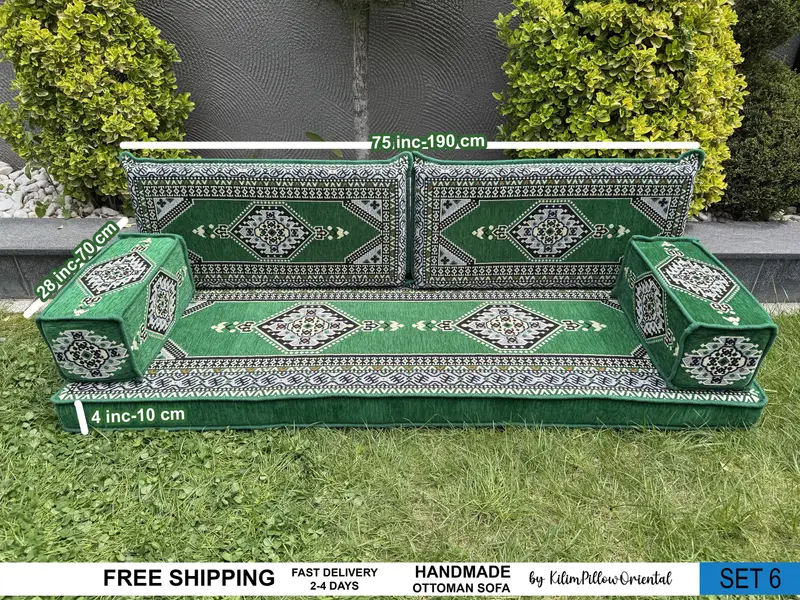 手作りのキリム風プーフ、グリーンとグレーのウール オットマン、トルコ起源