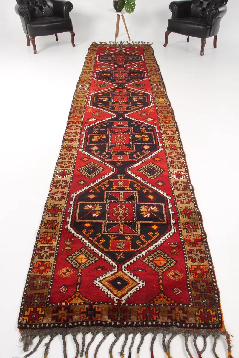 Türkischer 3,1x14,9 ft Teppich, Vintage Läuferteppich, roter Tierdruckteppich - 1