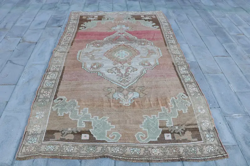 Vintage Turkish Rug 6.3x10.6 ft, Oushak Brown Patchwork Wool Rug - 1