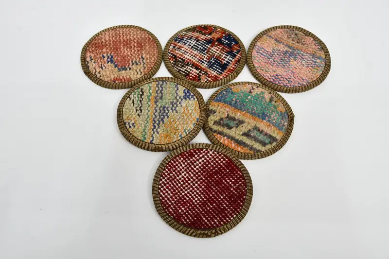 レッドとブロンズのキリムコースター、スタイリッシュで耐久性のあるラグコースター