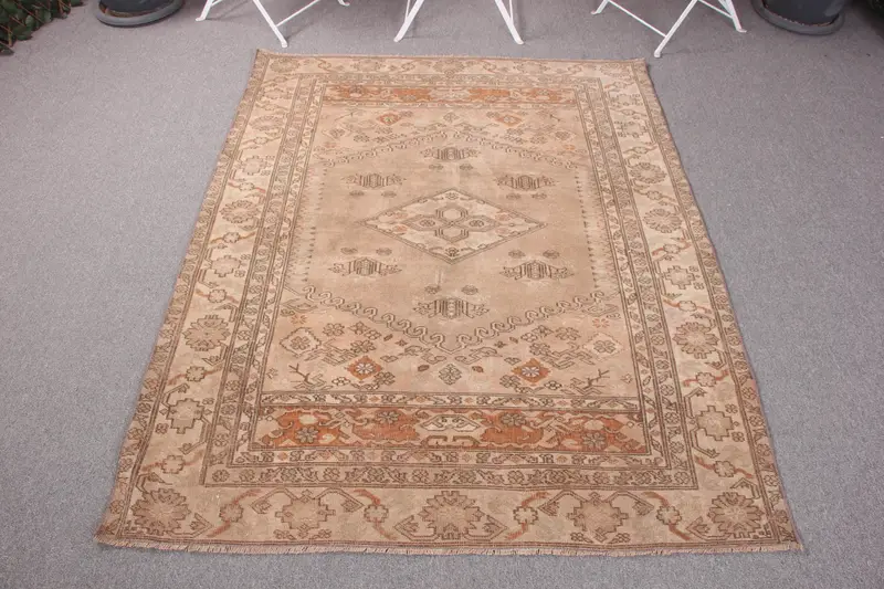 ブラウン迷彩ラグ、4.3x5.6フィートのシックな装飾