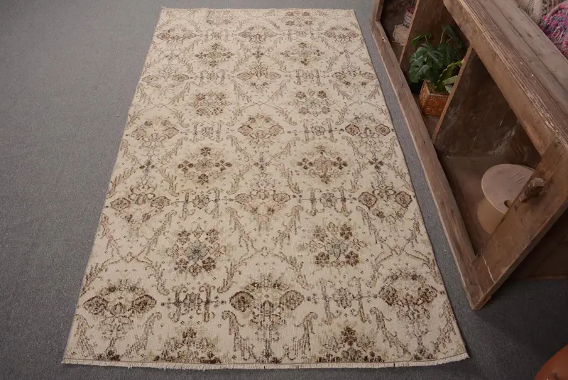 Zarif Bej Çiçekli Halı, 3,8x6,9 ft Şık Dekor