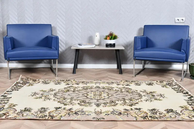 Vintage Rug, 4.7x6.8 ft Area Rug, Beige Brown Oushak Wool Rug - 1