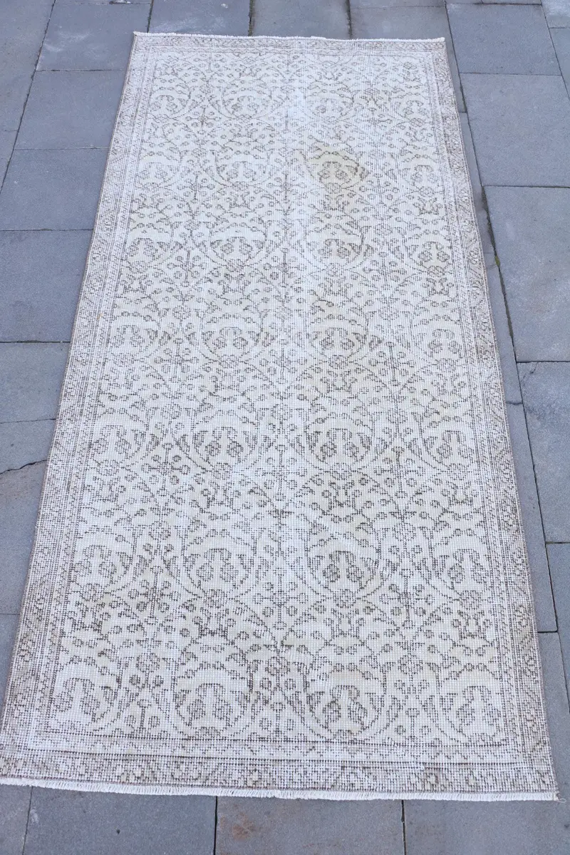 Zarif Bej Halı, 3x6 ft Çiçek ve Geometrik Tasarım