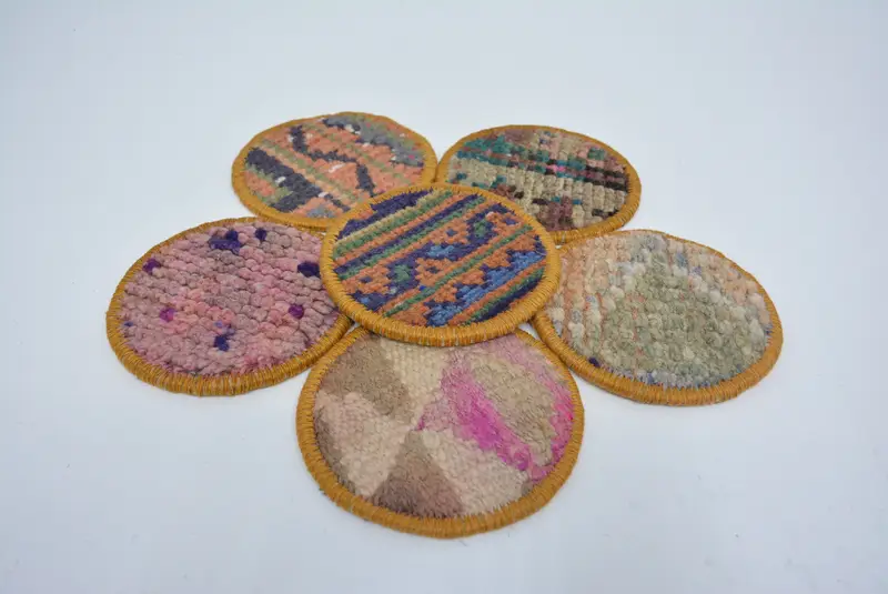 ボヘミアン ラウンド コースター ピンクとブロンズのコースター