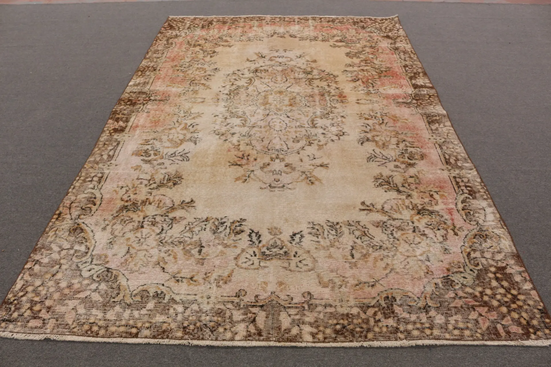 Vintage-Teppich, großer 6,4 x 9,8 Fuß großer Teppich, brauner massiver Teppich - 1