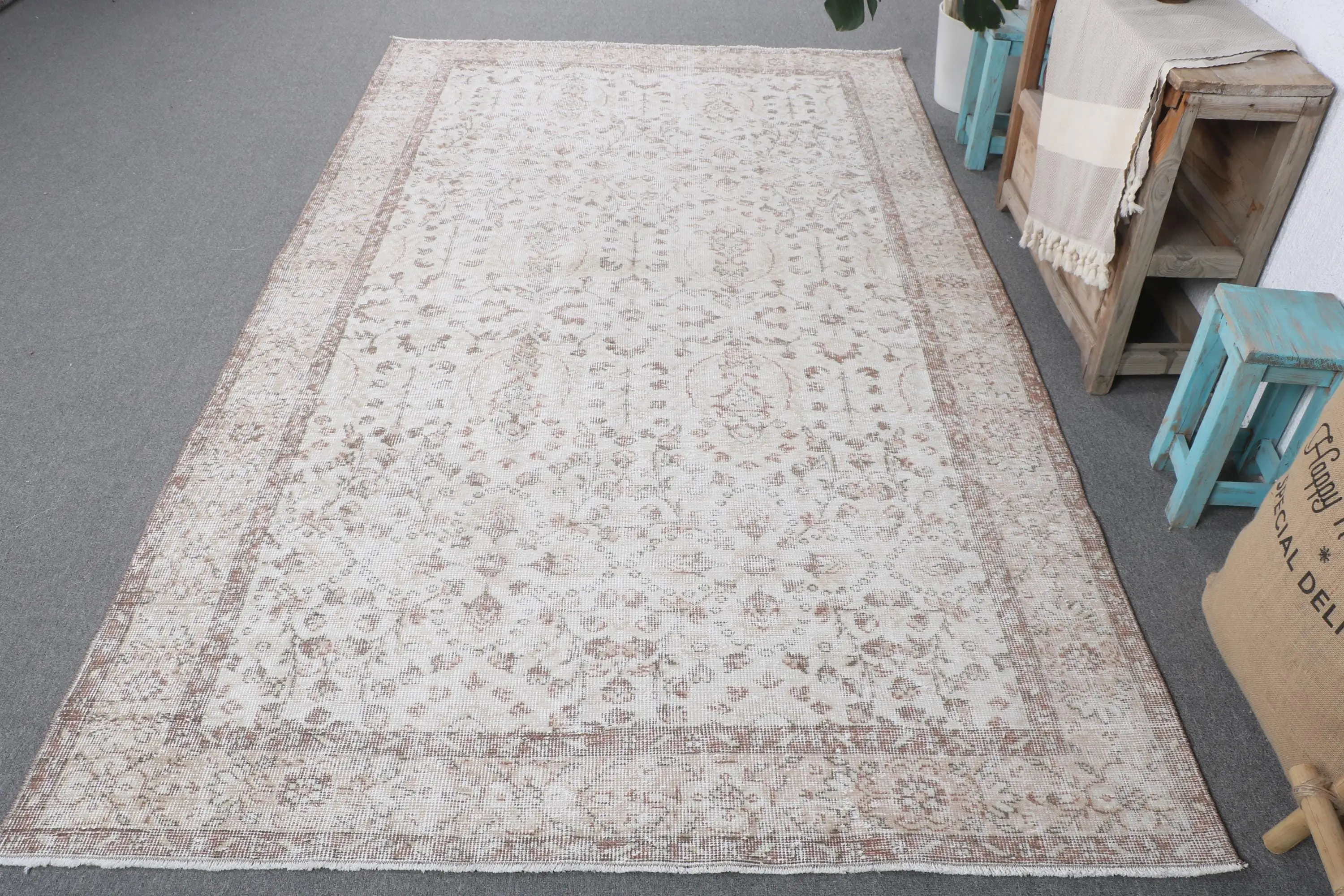 Vintage 5.2x9 ft Rug, Turkish Large Rug, White Floral Rug - 1