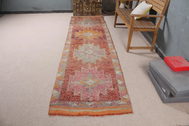 Vibrant Orange Rug, 2,9x11,1 ft with Pink Accents