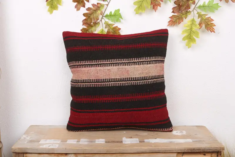 Rot-braun gestreiftes Kissen, Vintage besticktes Kissen