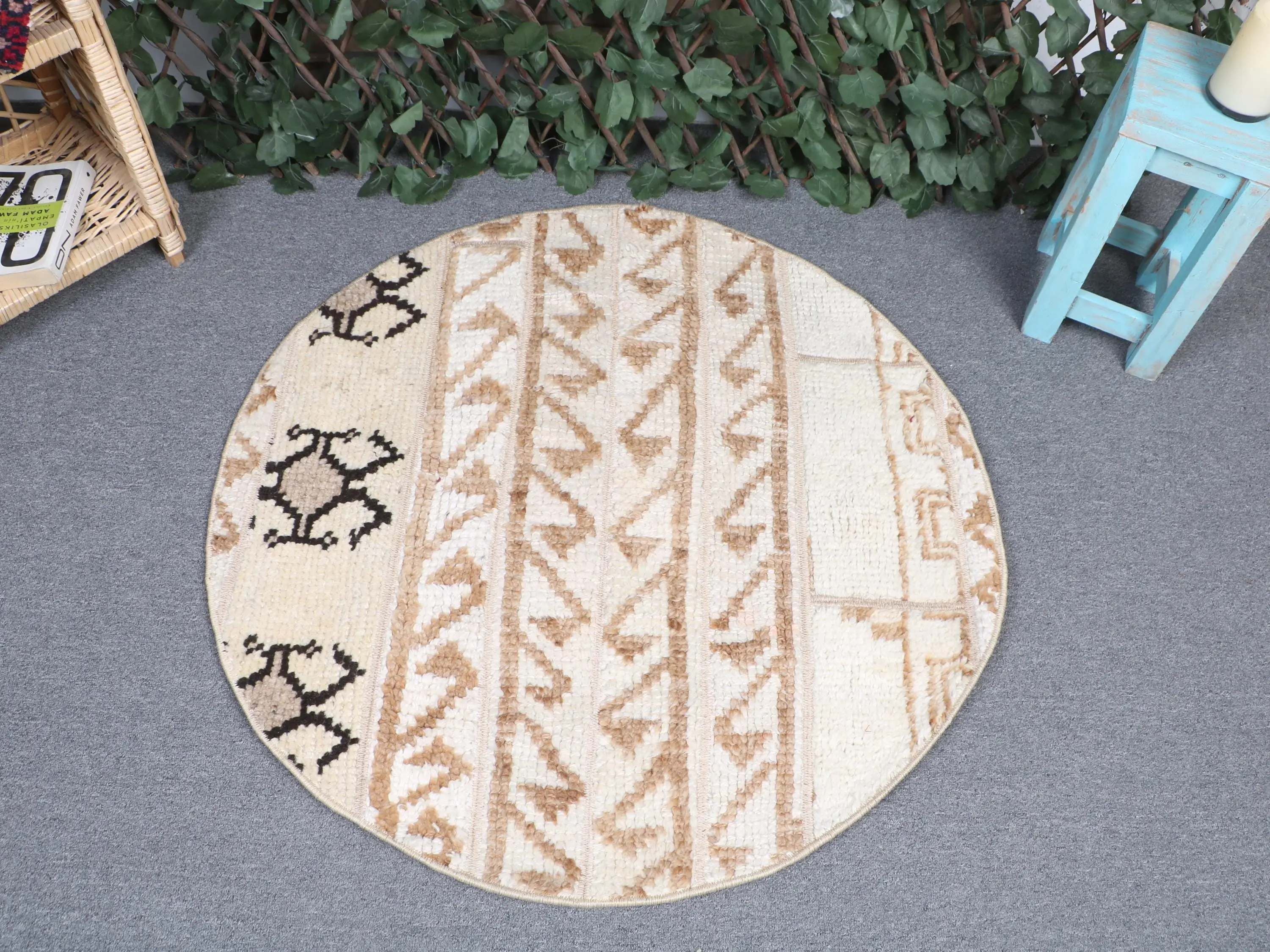Vintage Turkish Rug 3.1x3.1 ft, White Small Ombré Wool Rug - 1