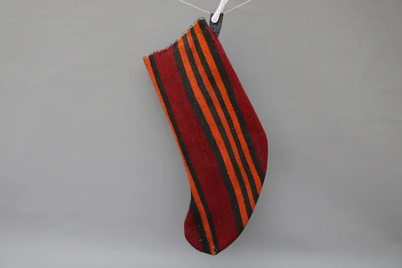 Süslü Kırmızı Noel Çorabı, 9 İnç Geniş Tatil Çorabı