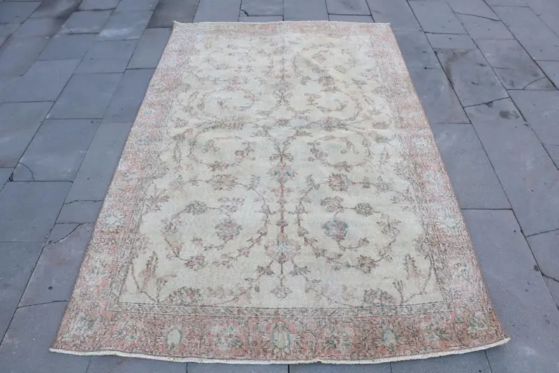 Beige Camouflage Rug, 4,6x7,5 ft with Green Accents