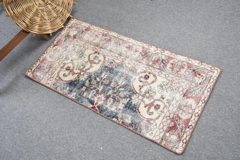 1.7x3.5 ft Türk Halısı, Vintage Küçük Halı, Kırmızı Mavi Çiçekli Yün Halı - 1