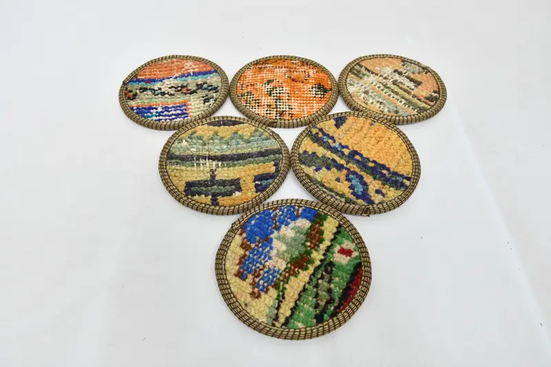 Juego de posavasos de bronce y naranja, colección única de posavasos de alfombras