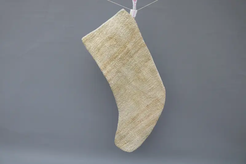 Zarif Bej 9 İnç Noel Çorabı, Şenlikli Süsleme Deseni